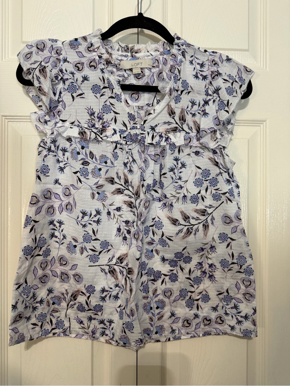 LOFT White Floral Ruffle Sleeve Women's Top